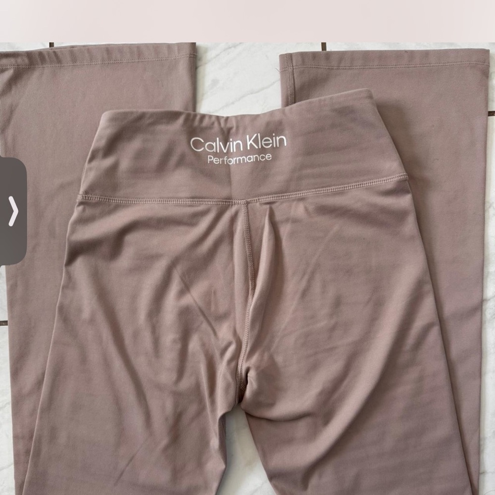 Calvin Klein - Picture 3 of 5